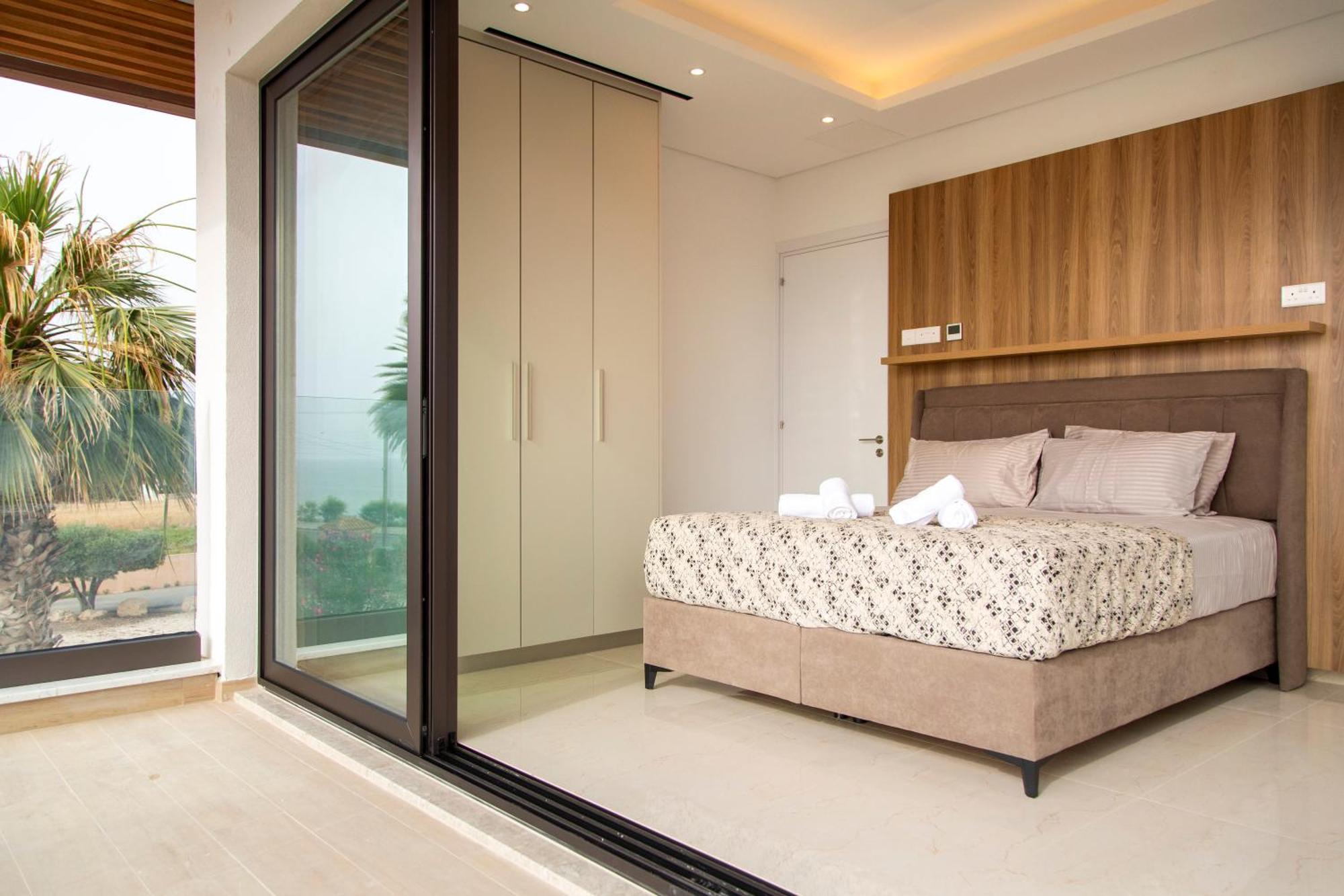 Santa Barbara Seafront Villas W Jacuzzi Pool Paphos Ngoại thất bức ảnh