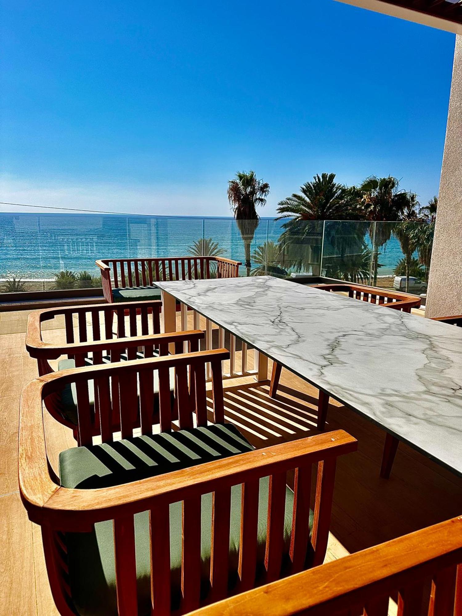 Santa Barbara Seafront Villas W Jacuzzi Pool Paphos Ngoại thất bức ảnh